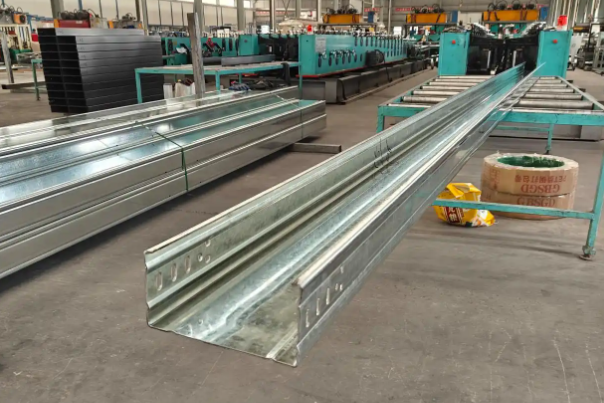 金昌大跨距电缆桥架为何可以解决长距离架空敷设难题？